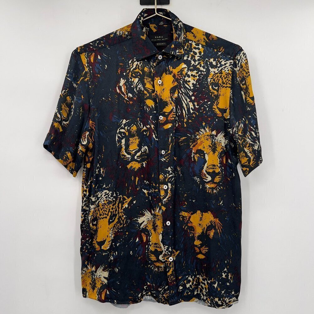 ZARA Men’s Regular Fit Lion & Leopard Graphic Button-Down Shirt – Size Small